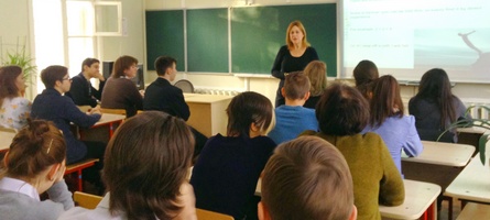 Сандра Комас провела открытый урок для учеников средней школы «Академическая гимназия» в Сокольниках