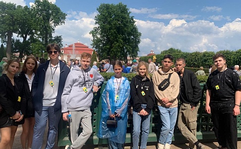 Выпускники 9-го класса  Академической гимназии «Новогорск» в Санкт-Петербурге