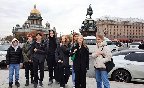 Путешествие школьников Академической гимназии «Новогорск» в Санкт-Петербург